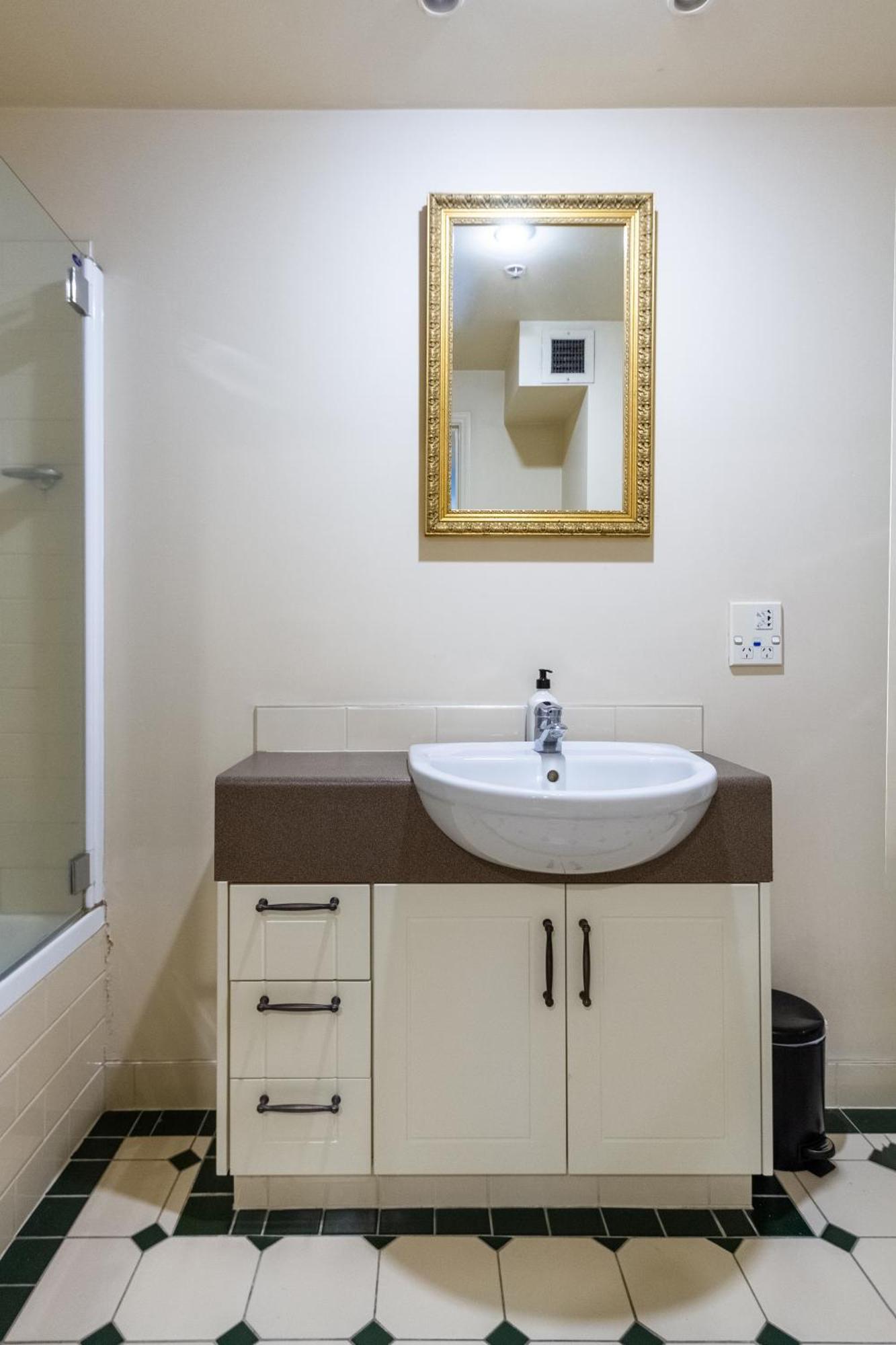 Beauty In The Cbd - 1Bed Free Parking Pool Lejlighed Christchurch Eksteriør billede